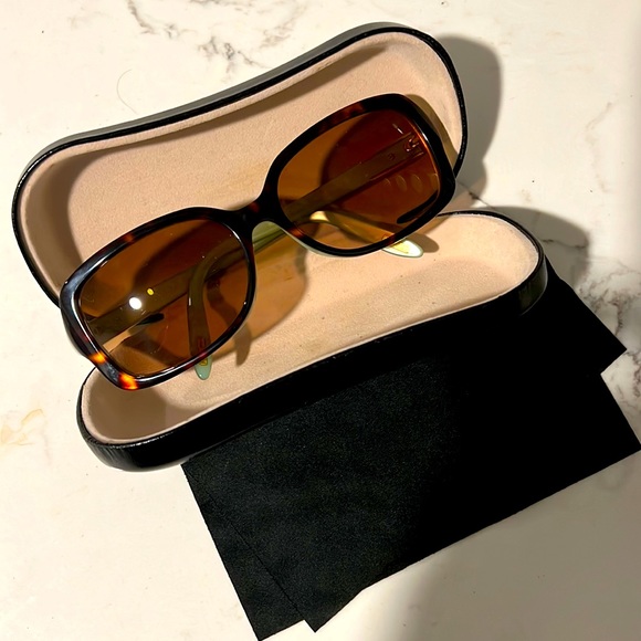Beautiful sunglasses by Ralph Lauren - Picture 1 of 7